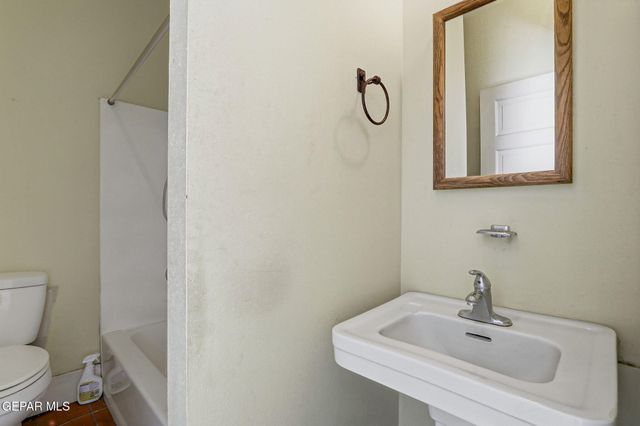 1016 E RIO GRANDE Avenue 3, El Paso, TX 79902