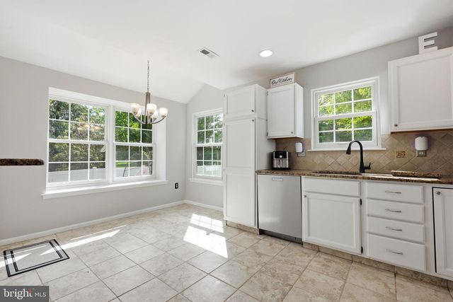 45 HONEY LOCUST LN, Newtown, PA 18940