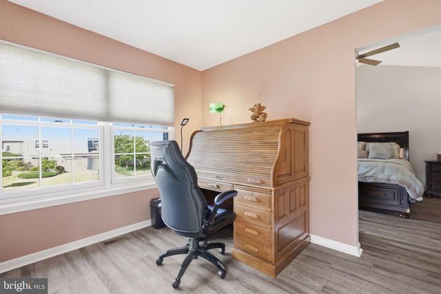 45 HONEY LOCUST LN, Newtown, PA 18940