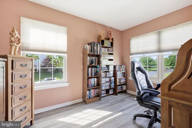 45 HONEY LOCUST LN, Newtown, PA 18940