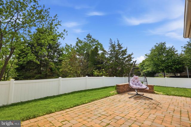 45 HONEY LOCUST LN, Newtown, PA 18940