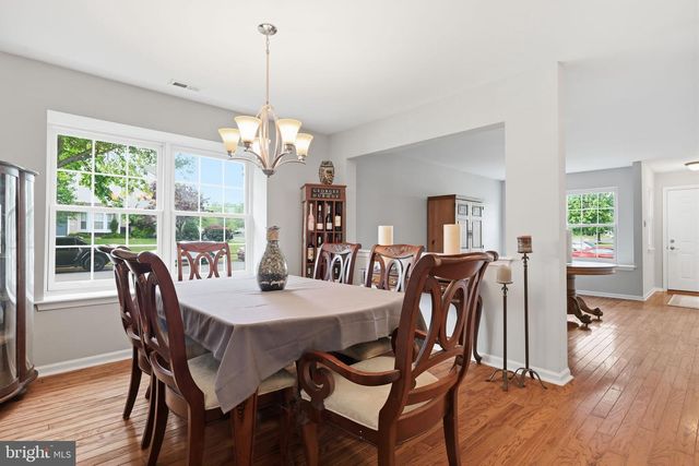 45 HONEY LOCUST LN, Newtown, PA 18940