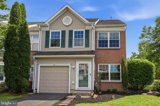 45 HONEY LOCUST LN, Newtown, PA 18940