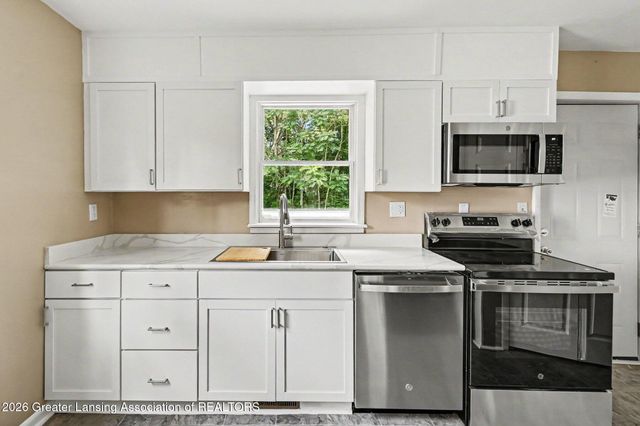 6409 Coulson Court, Lansing, MI 48911