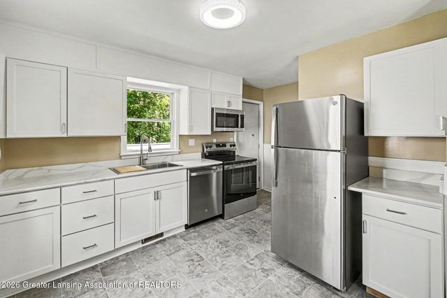 6409 Coulson Court, Lansing, MI 48911