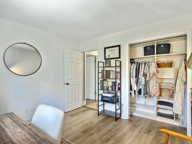 93 Ashley Hall Plantation Road 7, Charleston, SC 29407