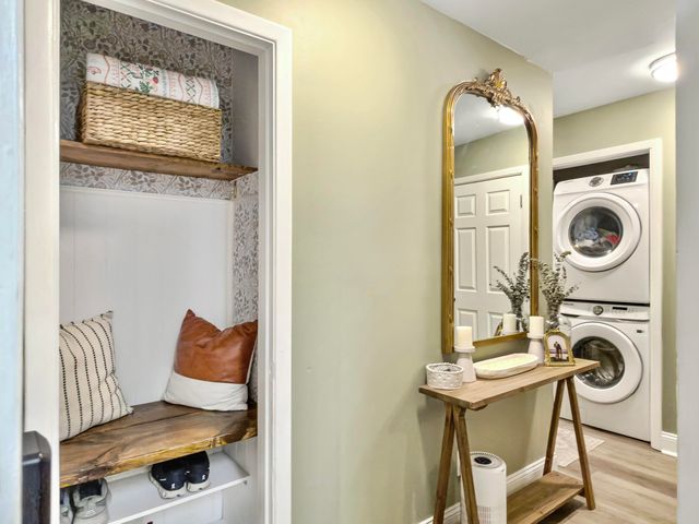 93 Ashley Hall Plantation Road 7, Charleston, SC 29407