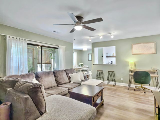 93 Ashley Hall Plantation Road 7, Charleston, SC 29407