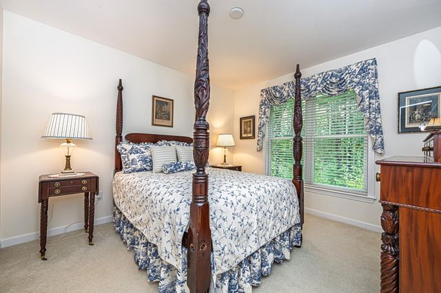 7 Drumlin Road, Stratham, NH 03885