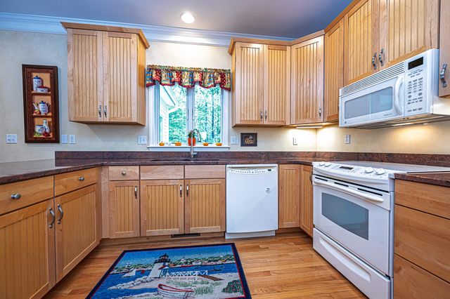 7 Drumlin Road, Stratham, NH 03885
