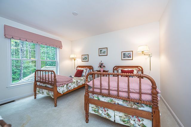 7 Drumlin Road, Stratham, NH 03885