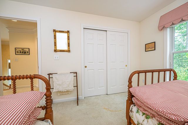 7 Drumlin Road, Stratham, NH 03885