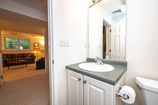 7 Drumlin Road, Stratham, NH 03885