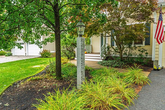 7 Drumlin Road, Stratham, NH 03885