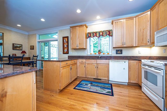 7 Drumlin Road, Stratham, NH 03885