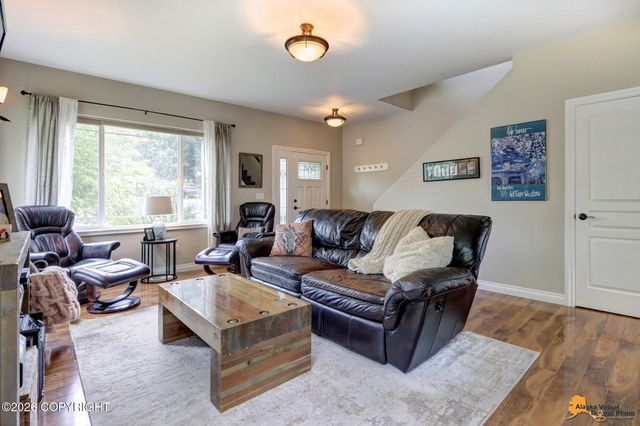 7720 Hacienda Drive, Anchorage, AK 99507