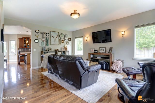 7720 Hacienda Drive, Anchorage, AK 99507