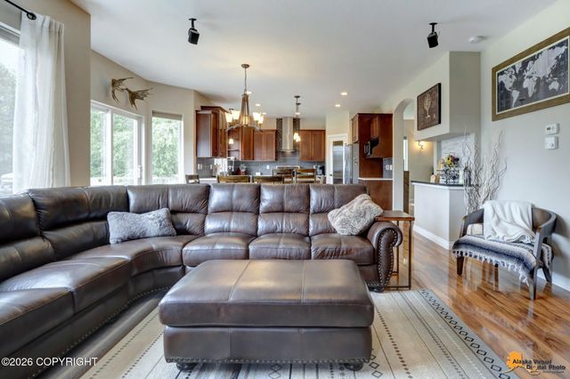 7720 Hacienda Drive, Anchorage, AK 99507