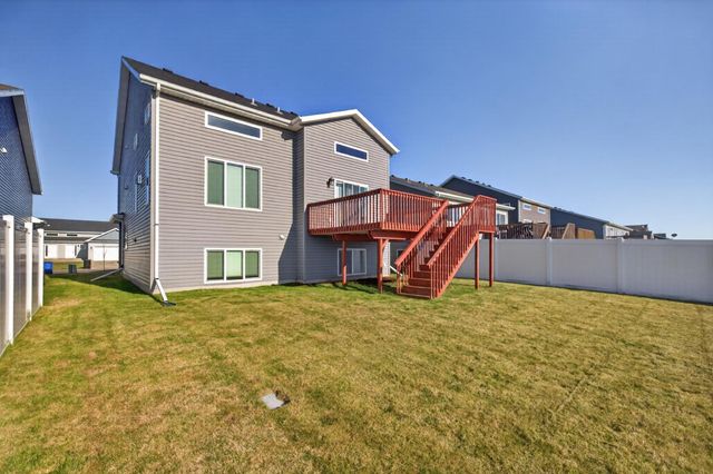6064 58th Street S, Fargo, ND 58104