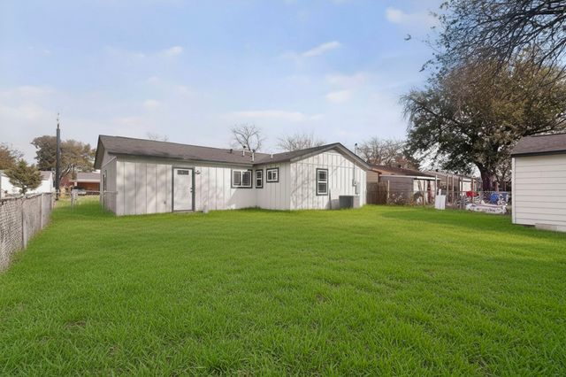 4540 Western Oaks Drive, Dallas, TX 75211