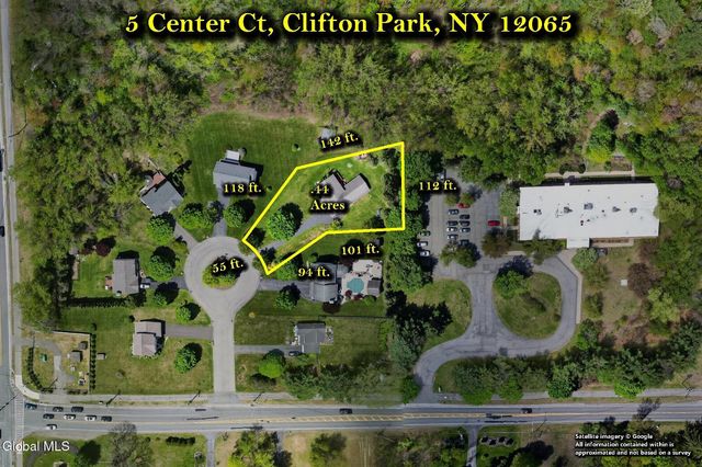 5 Center Court, Clifton Park, NY 12065