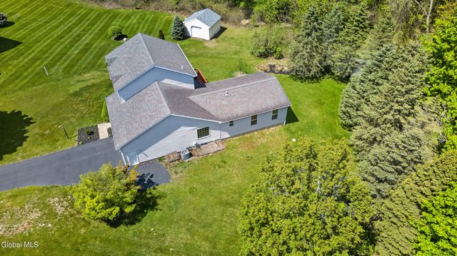 5 Center Court, Clifton Park, NY 12065