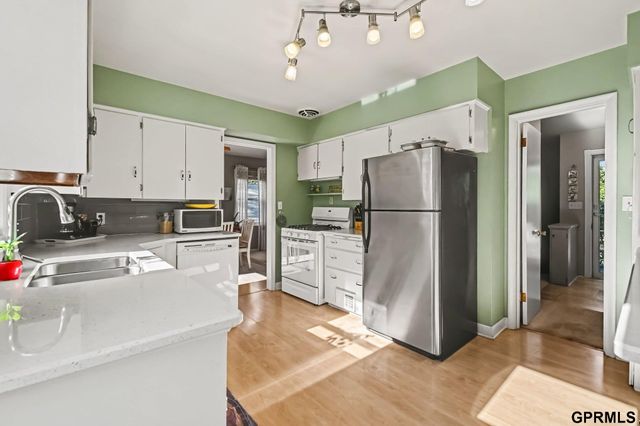 835 S 67 Avenue, Omaha, NE 68106