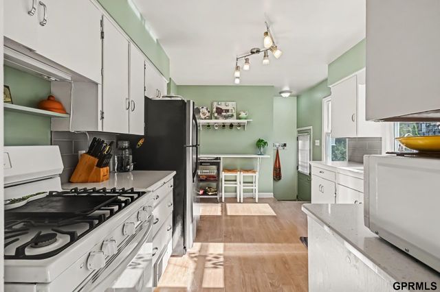 835 S 67 Avenue, Omaha, NE 68106