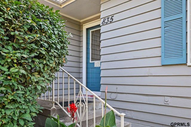 835 S 67 Avenue, Omaha, NE 68106