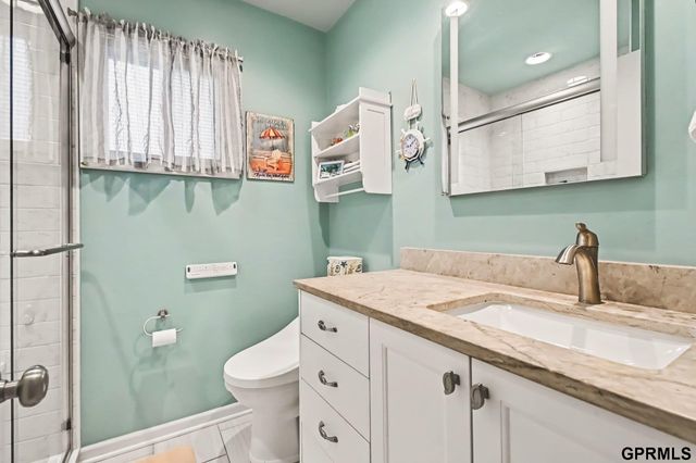 835 S 67 Avenue, Omaha, NE 68106