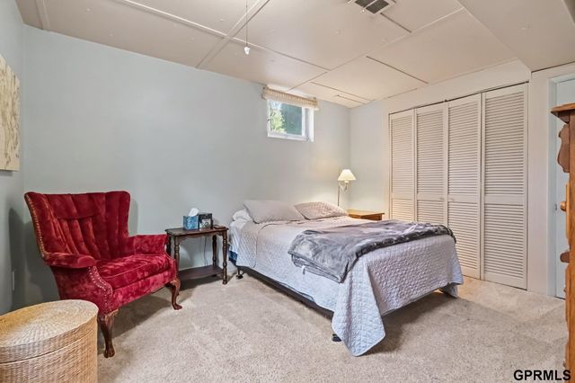 835 S 67 Avenue, Omaha, NE 68106