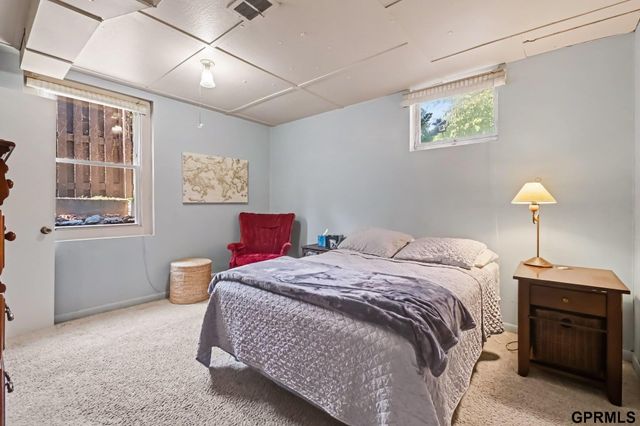 835 S 67 Avenue, Omaha, NE 68106