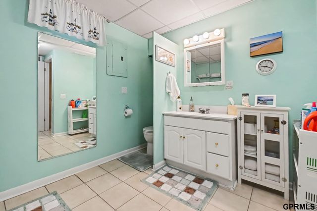 835 S 67 Avenue, Omaha, NE 68106