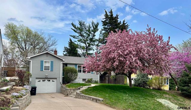 835 S 67 Avenue, Omaha, NE 68106