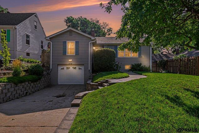 835 S 67 Avenue, Omaha, NE 68106