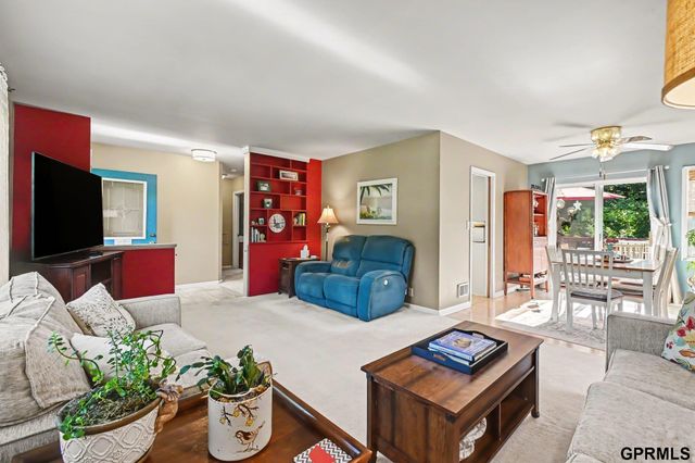 835 S 67 Avenue, Omaha, NE 68106