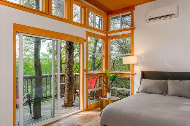 5323 Downs DR, Austin, TX 78721