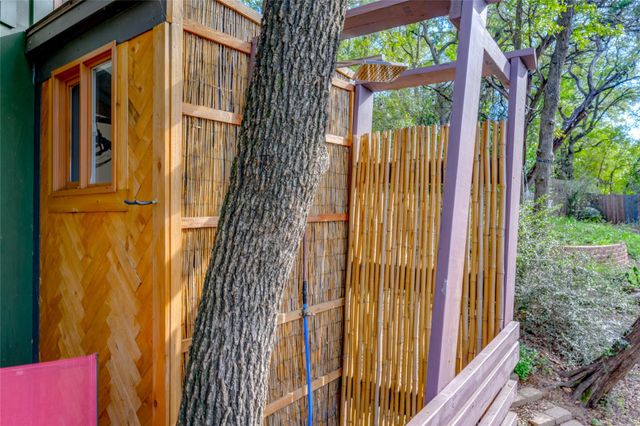 5323 Downs DR, Austin, TX 78721