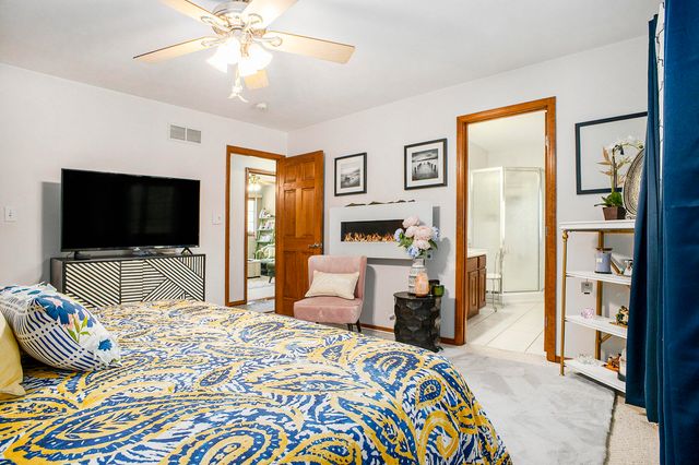 4028 W 91st Place, Merrillville, IN 46410