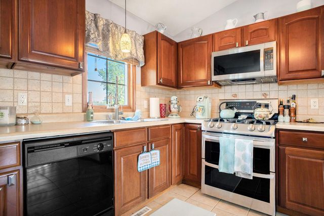 4028 W 91st Place, Merrillville, IN 46410
