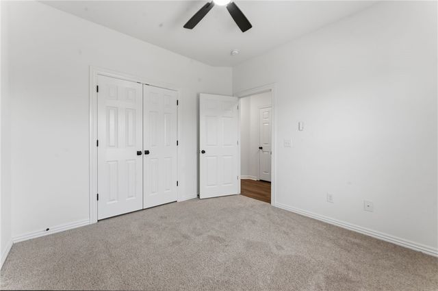 699 N Wordsworth Lane, Fayetteville, AR 72704