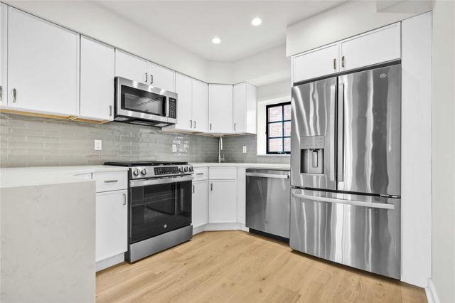 25-25 31st Avenue 5, Astoria, NY 11106