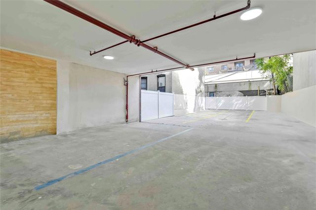 25-25 31st Avenue 5, Astoria, NY 11106