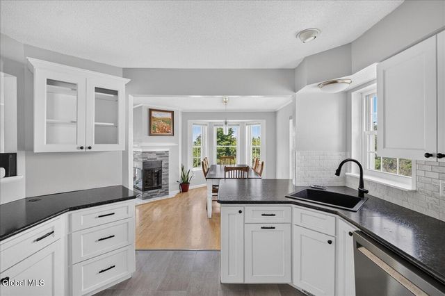3 Highpointe Drive, Troy, NY 12182