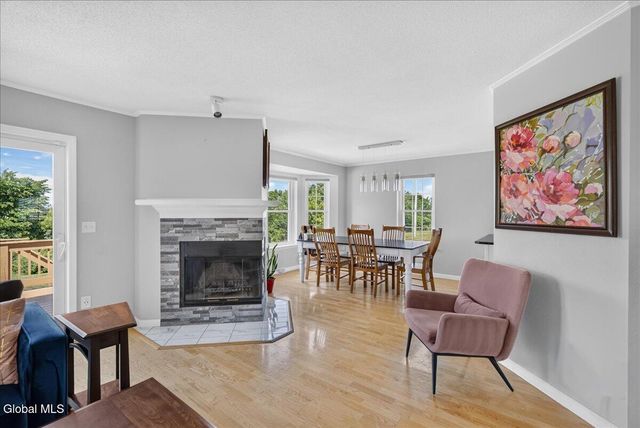 3 Highpointe Drive, Troy, NY 12182