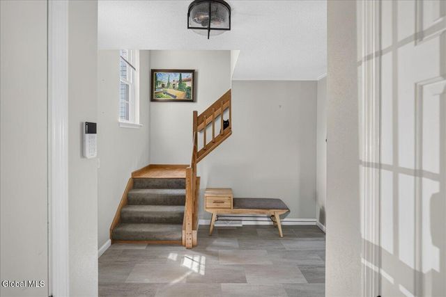 3 Highpointe Drive, Troy, NY 12182