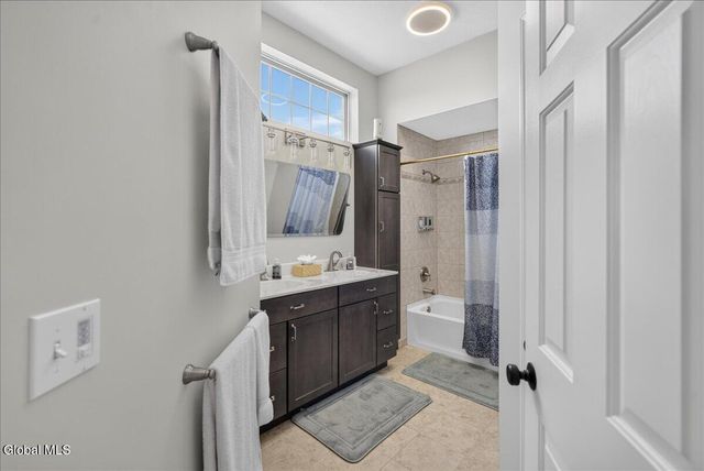 3 Highpointe Drive, Troy, NY 12182