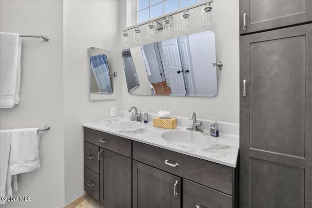 3 Highpointe Drive, Troy, NY 12182