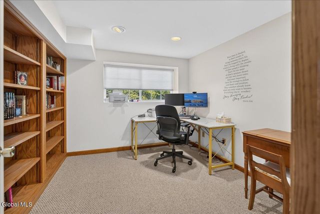 3 Highpointe Drive, Troy, NY 12182