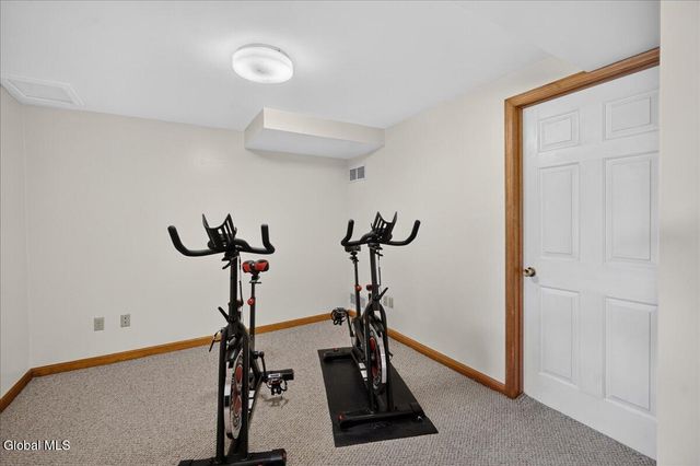 3 Highpointe Drive, Troy, NY 12182